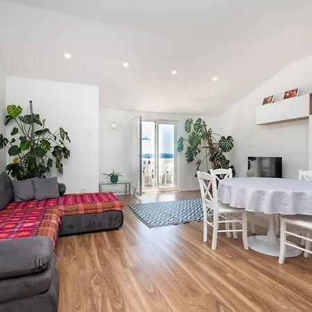 By The Sea - Diklo, - 20894 شقة *