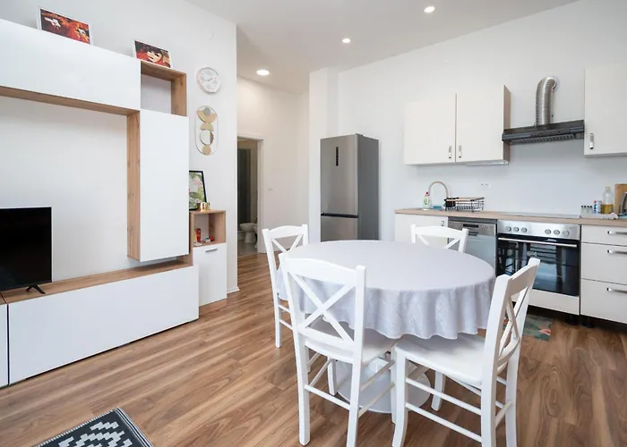 By The Sea - Diklo, - 20894